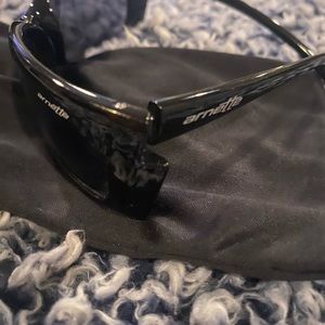 Arnette sunglasses with a sleek look!
